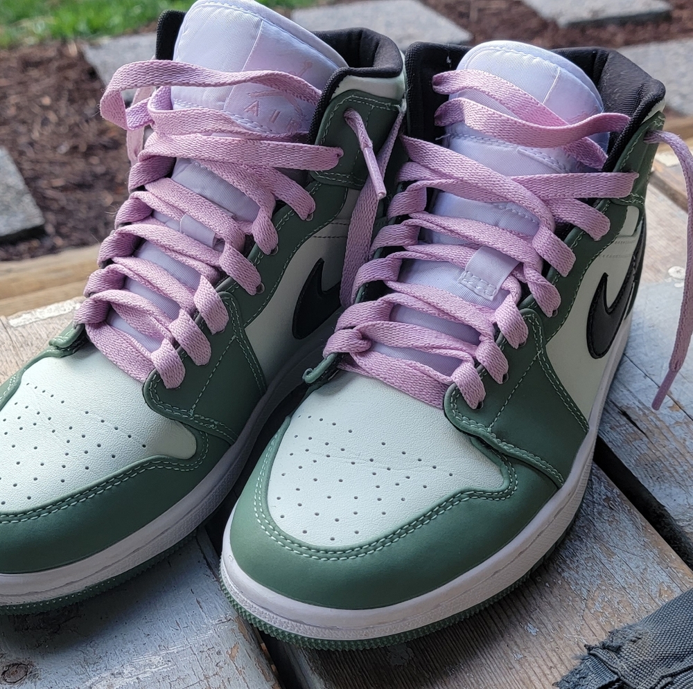 Jordan 1 Mid SE Dutch Green